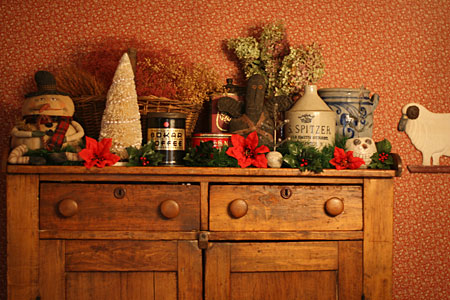 Christmas Decorations on Christmas Home Tour     Primitive And Victorian Decor   Primitive Folk