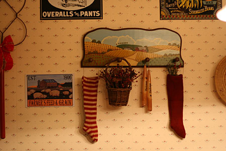 primitive Christmas decor